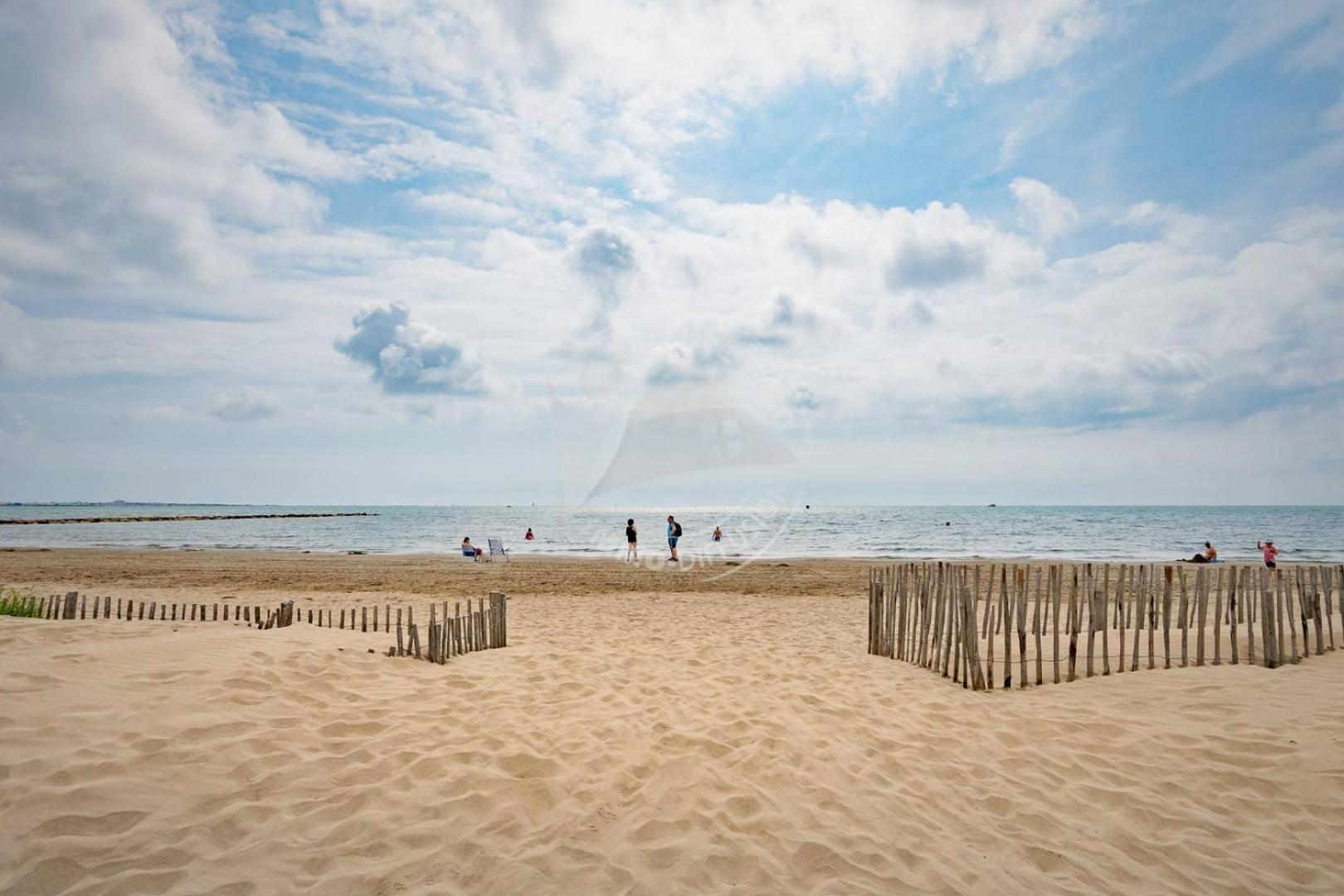 As17378 - P4 Dans Une Residence Sur La Plage Avec Vue Mer Et Piscine Le Grau-du-Roi Exterior foto